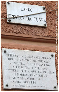 Targe nel centro di Camogli 